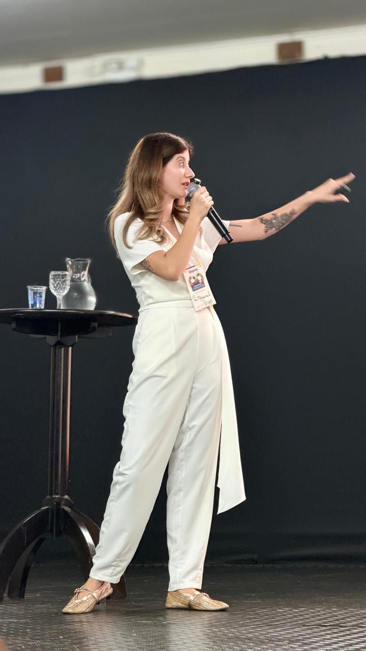 Mariana Lobo em atuação profissional